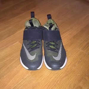 Nike Trainers (size 7.5)